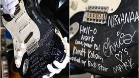 Por casi $600,000 fue subastada la guitarra rota de Kurt Cobain