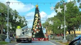 Alcalde de Camuy explica el misterio de su decoración navideña que recibe el año 4202