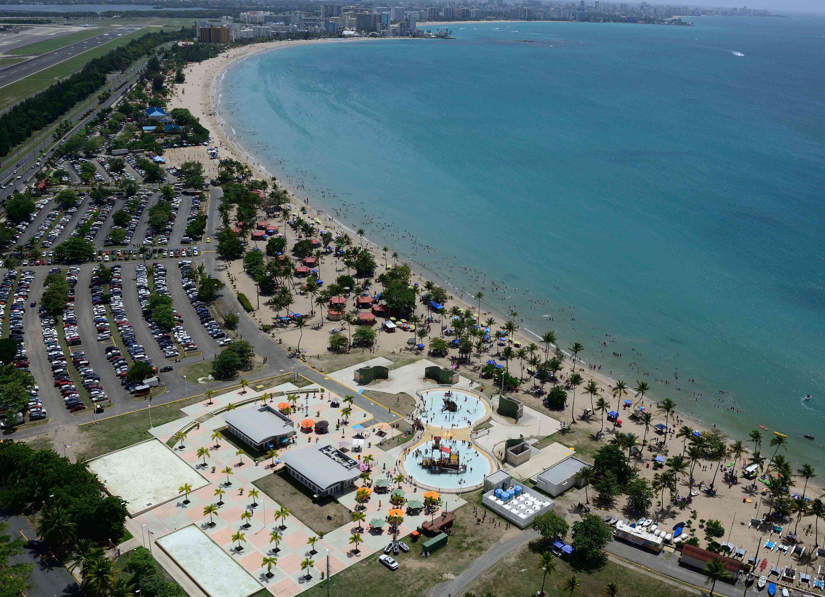 Playa de Isla Verde se consagra como la mejor playa urbana del mundo – El  Calce, image size:3300x2391