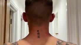 “No tiene sentido”: hombre se tatúa el nombre de su novia y comete singular error que se vuelve viral