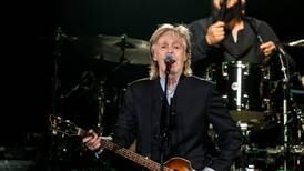 ¡Milagro! Paul McCartney encontró el bajo que le robaron hace más de medio siglo con el que grabó “Twist and shout”