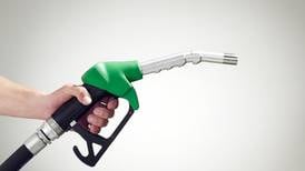 DACO reporta otra baja en el precio de la gasolina