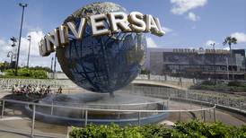 Universal Orlando restablece uso de mascarillas por COVID