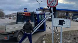 Ucrania elimina señales de tráfico para intentar despistar a las tropas de Rusia