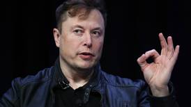 Investigan a Elon Musk por convertir oficinas de Twitter en “habitaciones de hotel”