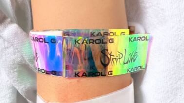 Fan de Karol G da a luz en pleno concierto.