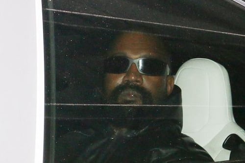 Cancelan visa de Kanye West en Australia por canción alusiva a Hitler