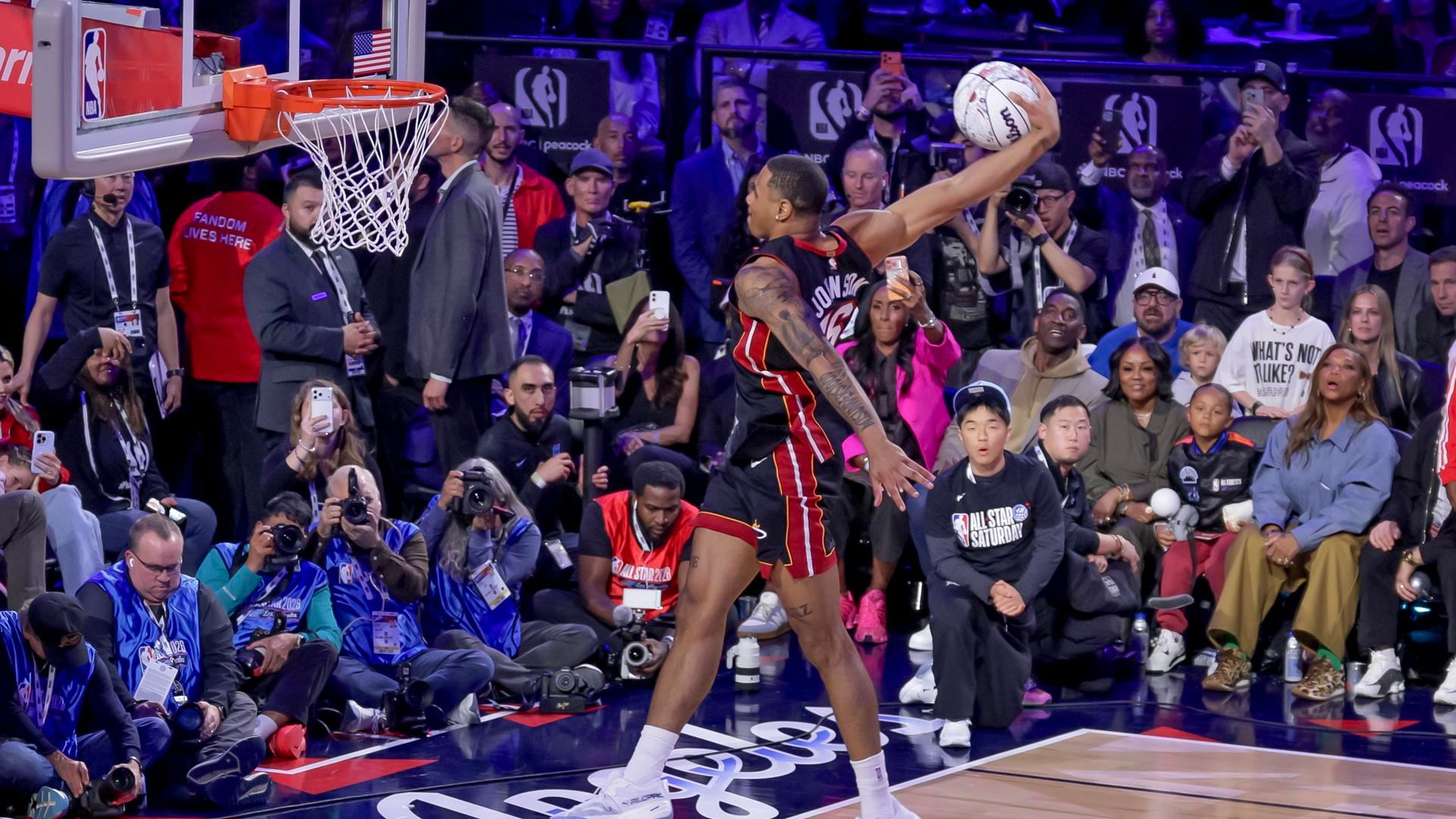 Keshad Johnson, alero de los Miami Heat, ganó el concurso de mates de la NBA. EFE/EPA/CHRIS TORRES
