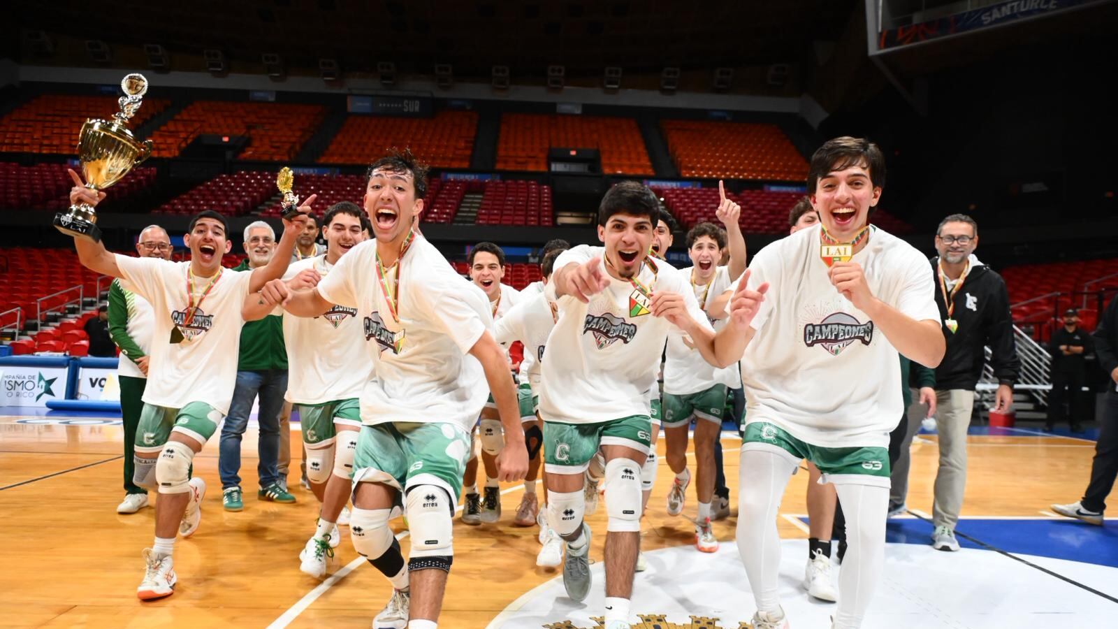 CAAMpeones los Tarzanes en el voleibol de la LAI