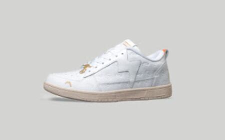 MONARCH FLY “LEGACY”