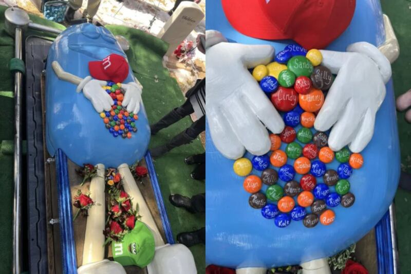 Funeral con ataúd de M&M