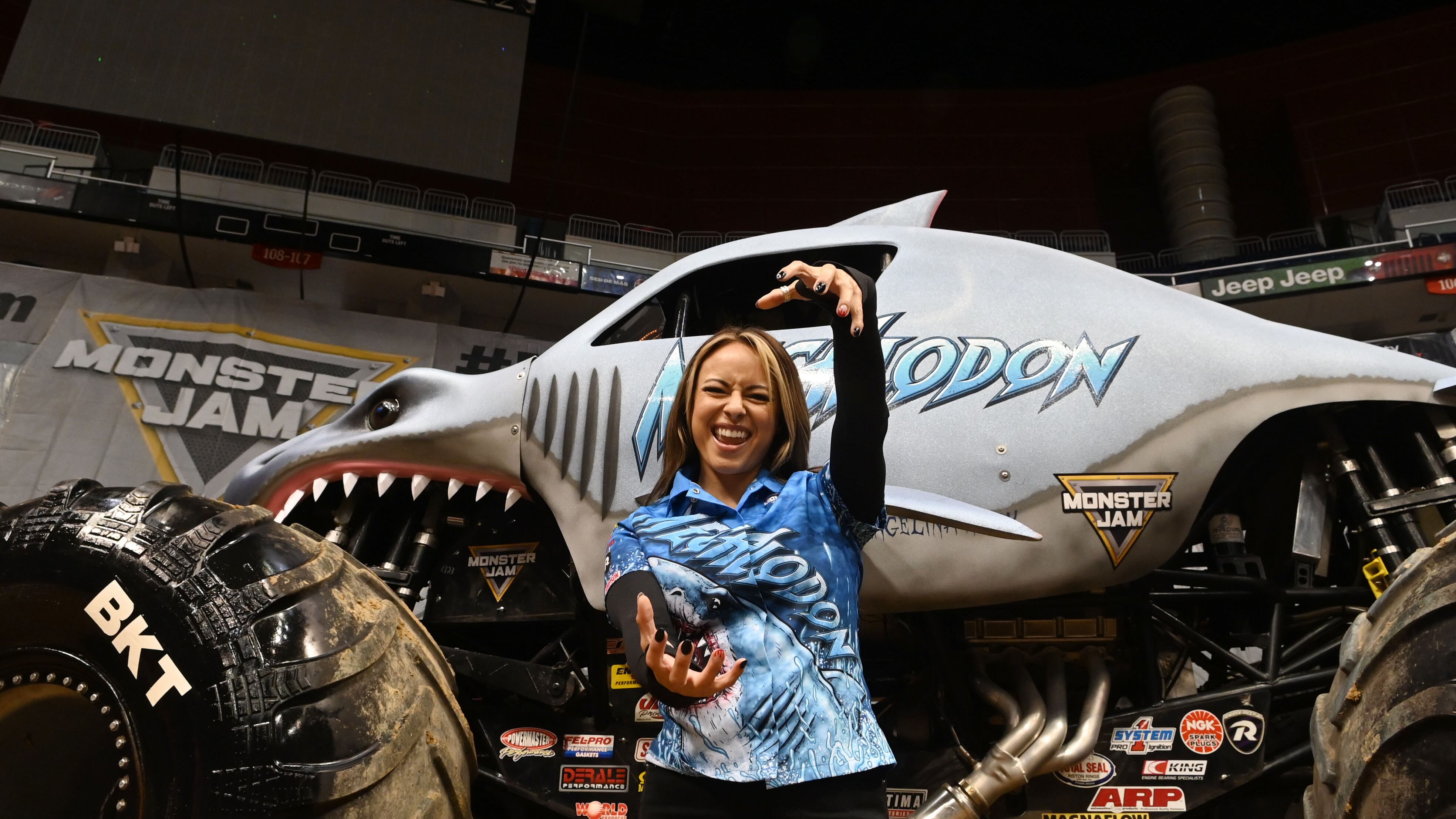 La conductora de Megalodon, Angelina Nock