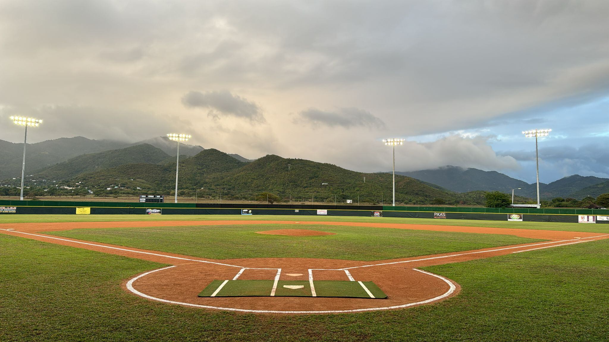 Estadio José “Cheo” Cruz de Arroyo.