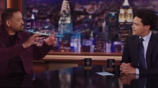 Will Smith con Trevor Noah durante una entrevista en el programa 'The Daily Show'