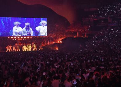 El exponente urbano interpretó sobre 30 canciones en la primera función de "No me quiero ir de aquí".