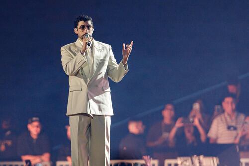 Bad Bunny lleva la salsa y reguetón a Lima en el primero de sus dos conciertos en Perú