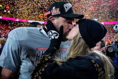 ¿Le pedirá matrimonio a Taylor Swift? Travis Kelce se muestra tímido y evasivo ante las preguntas