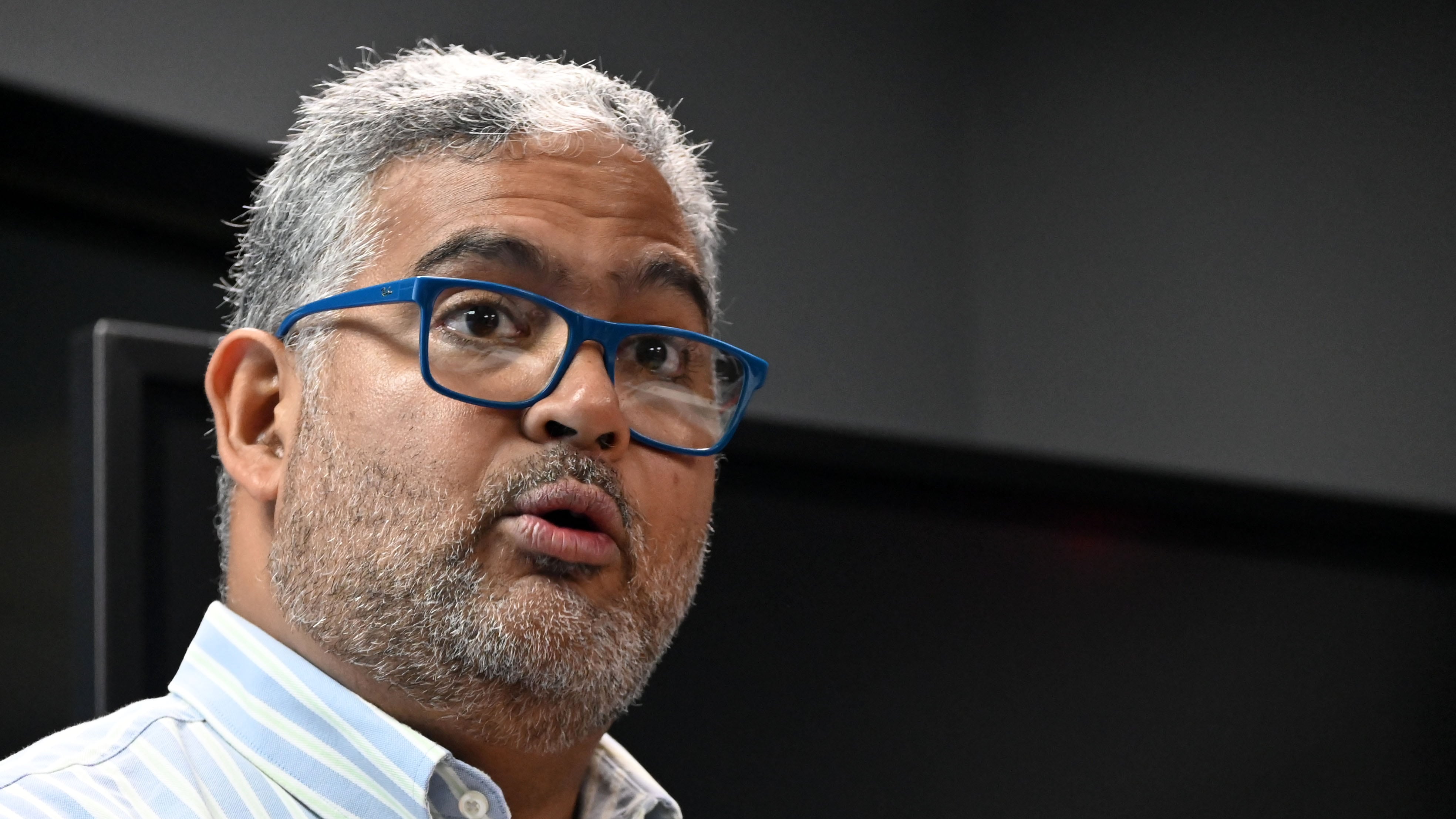 Luis Reinaldo González Delgado, presidente de la AAA. Reunión del municipio de San Juan y de la AAA, para el restablecimiento del servicio de agua a las comunidades de San Juan.
