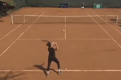 VIDEO: el escándalo que sacude al tenis mundial por jugadora egipcia que participó en un torneo sin conocer las reglas