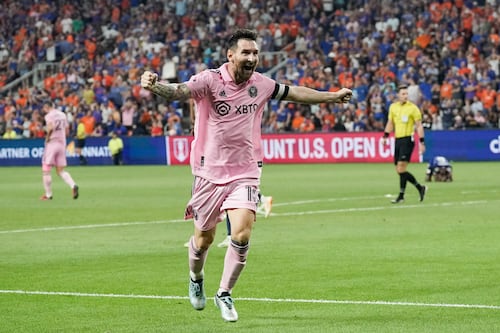 Messi convierte penal y aporta 2 asistencias en victoria de Miami 