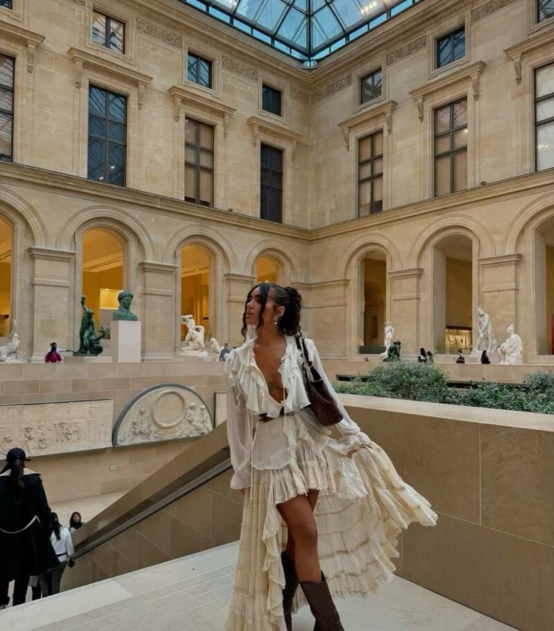 ¡Adiós jeans! Las faldas ‘campana’ le dan un giro a moderno y sofisticado a tu look