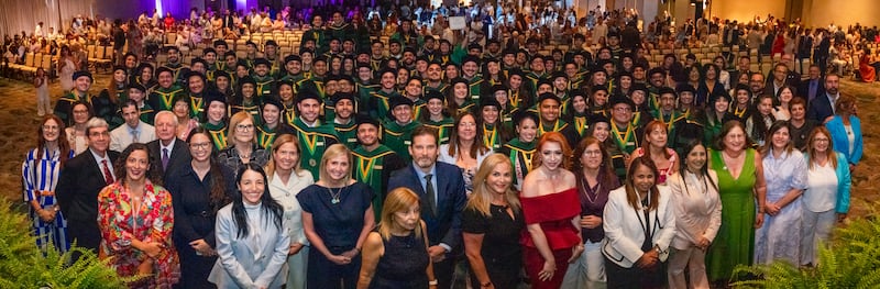 Escuela de Medicina del Recinto de Ciencias Médicas de la UPR graduó 134 especialistas y subespecialistas en 35 programas y juramentó a 96 nuevos médicos y seis científicos.