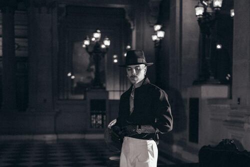 Rauw Alejandro baila bachata en nuevo video musical de “Silencio”