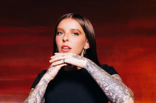 Young Miko estrena “Meiomi” y anuncia oficialmente su segundo álbum