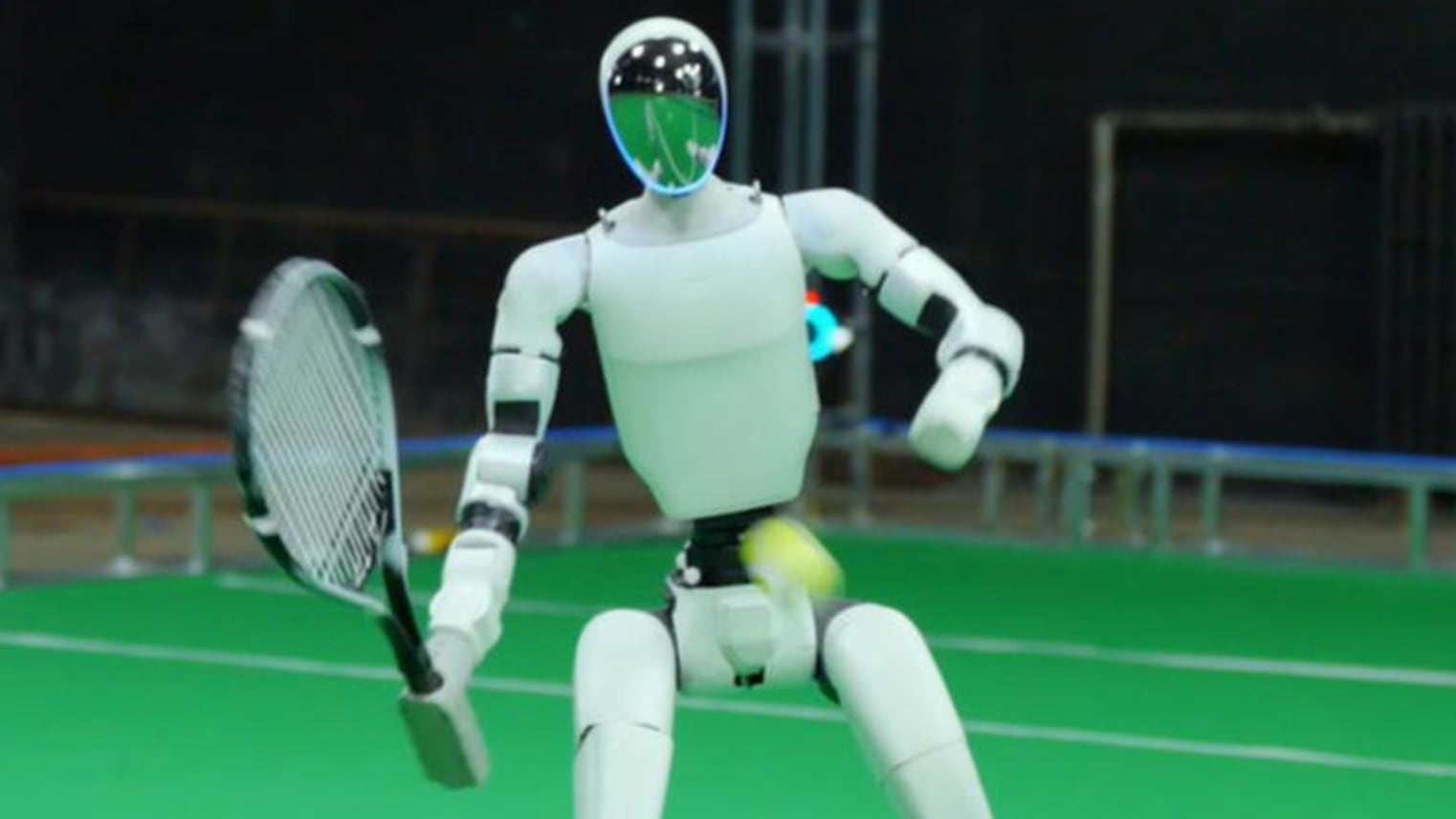 Robot tenista / Latent - X/Twitter