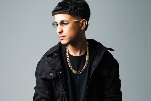 Young García recibe el 2026 en su parque de diversiones