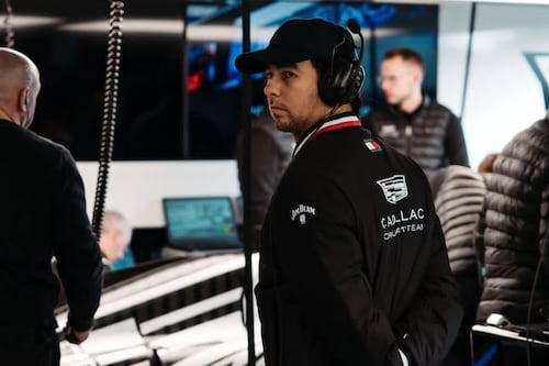 Checo Pérez vuelve a la F1 y acelera un nuevo sueño: Así le fue en el primer test en Barcelona