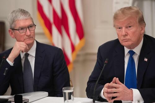 Donald Trump lanza nueva amenaza de aranceles contra Tim Cook y Apple por la fabricación de los iPhone