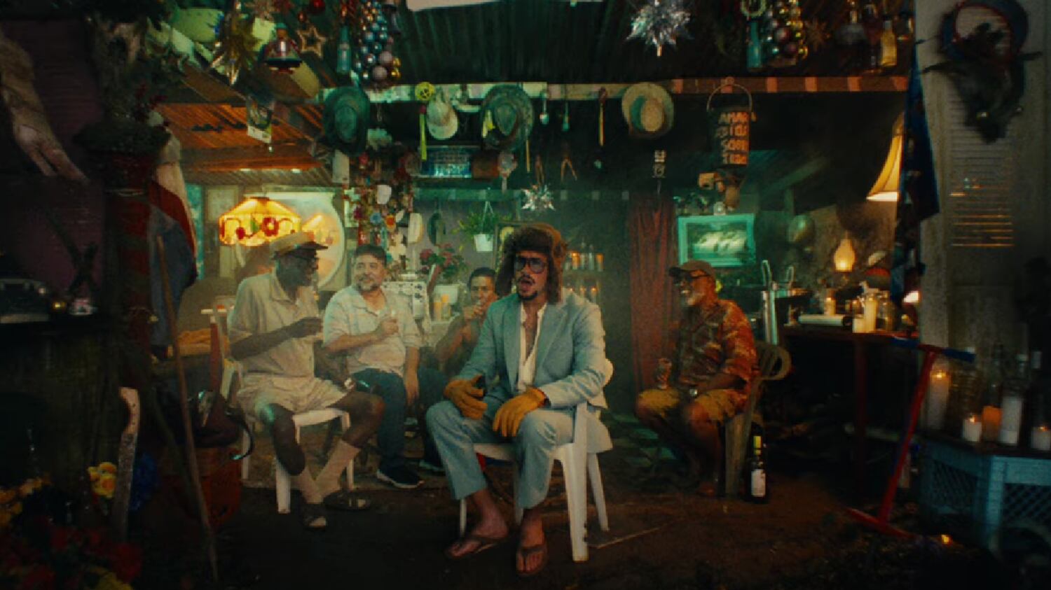 Bad Bunny estrena video musical de "PIToRRO DE COCO"