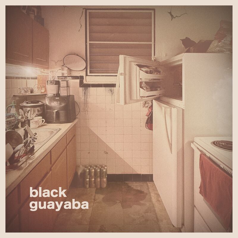 Incluirá siete temas inéditos, entre ellos su más reciente sencillo “Se va la luz”.