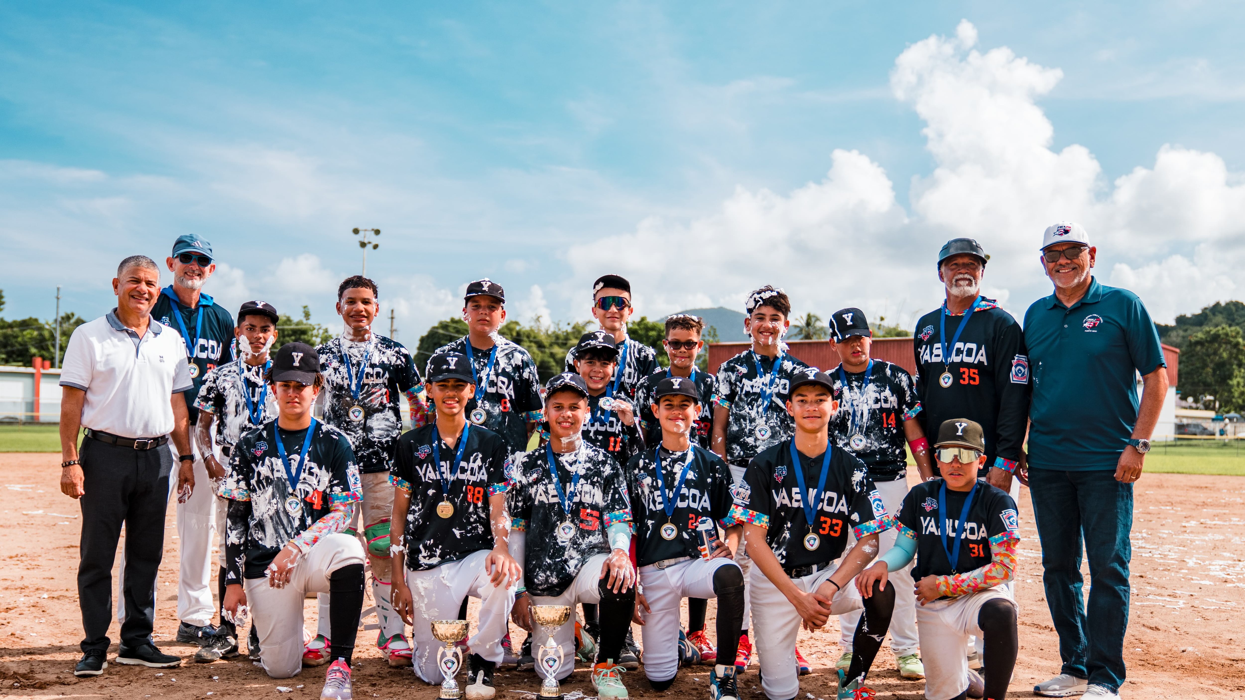 Nuevos campeones de la Liga Sub-12 de la Federación de Béisbol de Puerto Rico.
