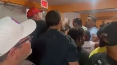 Owen Pérez lanza goles a fanático de Carolina