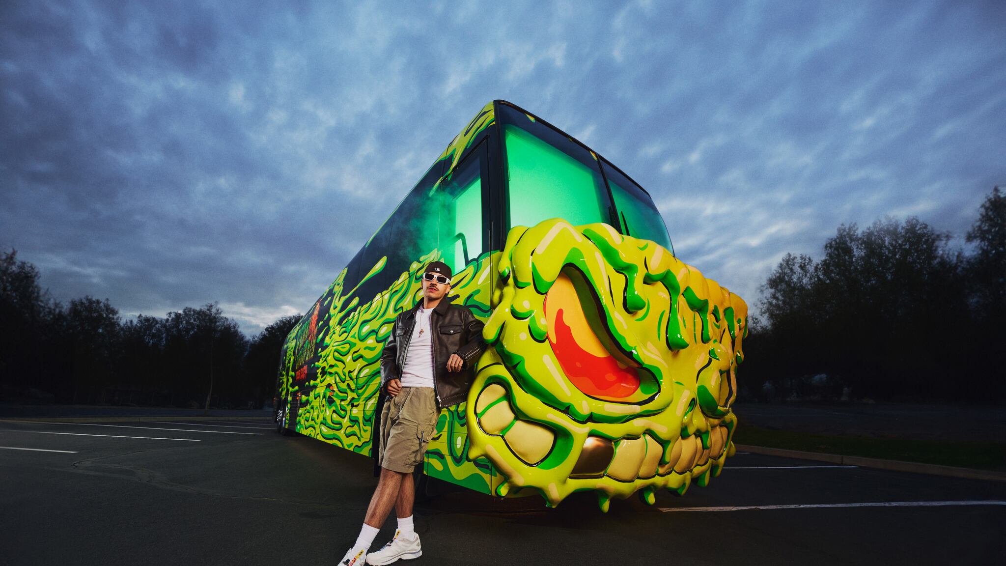 El reggaetonero Feid se convertirá en anfitrión de Airbnb este verano