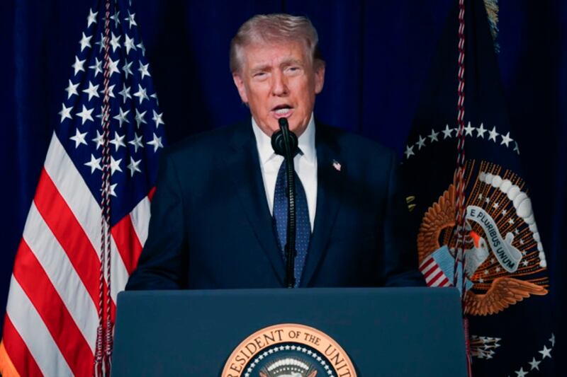 Trump insta a la Guardia Revolucionaria iraní a rendirse o enfrentar “una muerte segura”