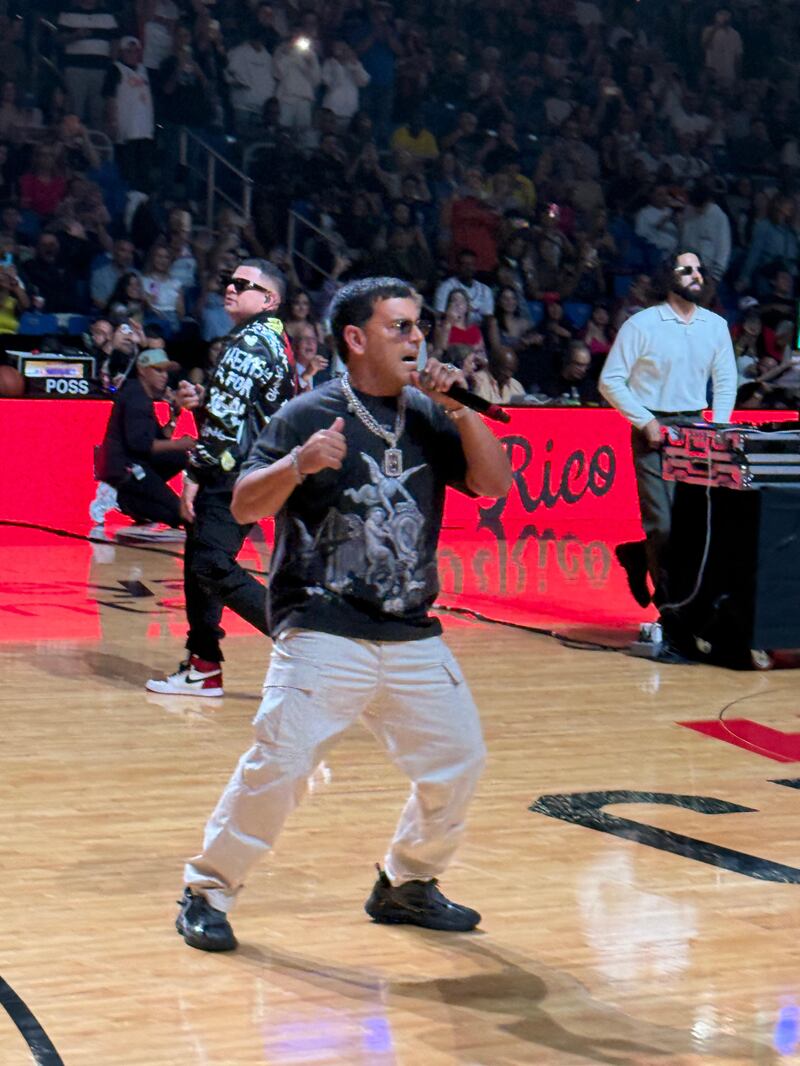 El partido entre los Miami Heat y Orlando Magic en el Coliseo de Puerto Rico.