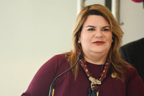 Gobernadora presenta su versión de medida que busca eliminar escoltas a exfuncionarios