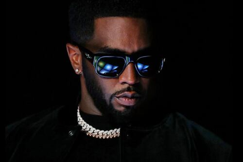 Mujer acusa a Sean Diddy Combs de violarla a sus 13 años y en presencia de “dos famosos”