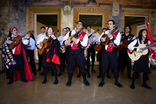 La Tuna UPR da la bienvenida a la Navidad con música, alegría e historia