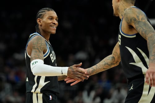 Bucks amplían su racha de victorias a 6, al aplastar a Pelicans