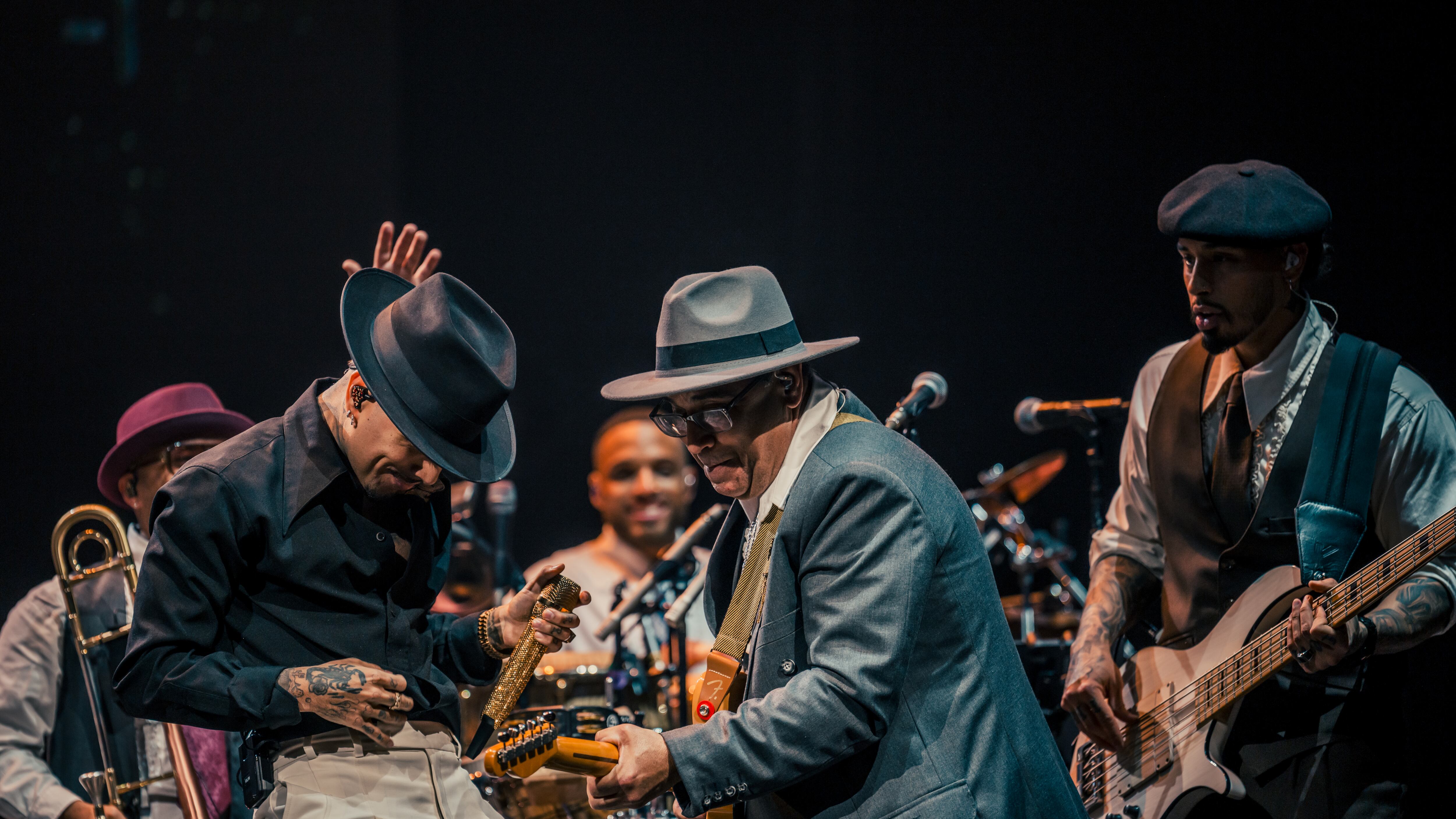 Rauw Alejandro con su padre en Cosa Nuestra