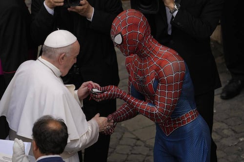 VIDEO: Así fue el jangueo de Spiderman con el Papa Francisco