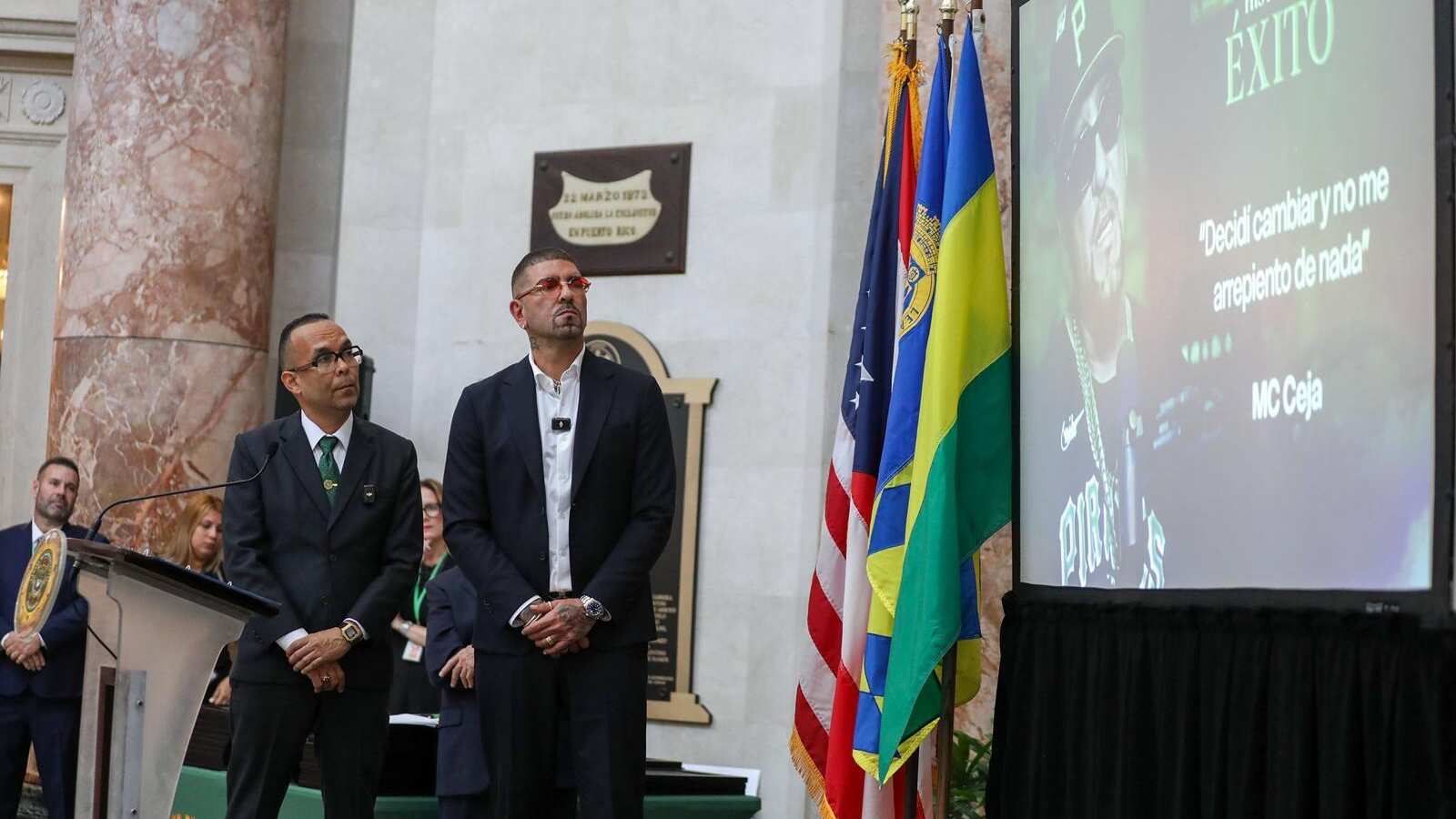 MC Ceja recibe reconocimiento en el Capitolio