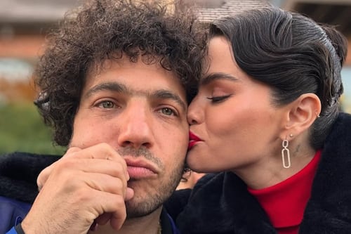 “No se ven como los demás”: Selena Gomez y Benny Blanco triunfan con sus árboles de Navidad “diferentes”