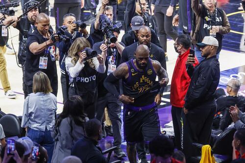 De luto los MaBrones: LeBron James no sabe lo que hará en el futuro