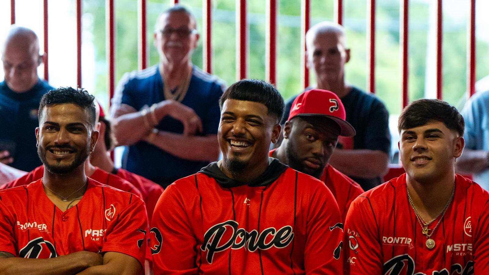 Los Leones presentan su equipo