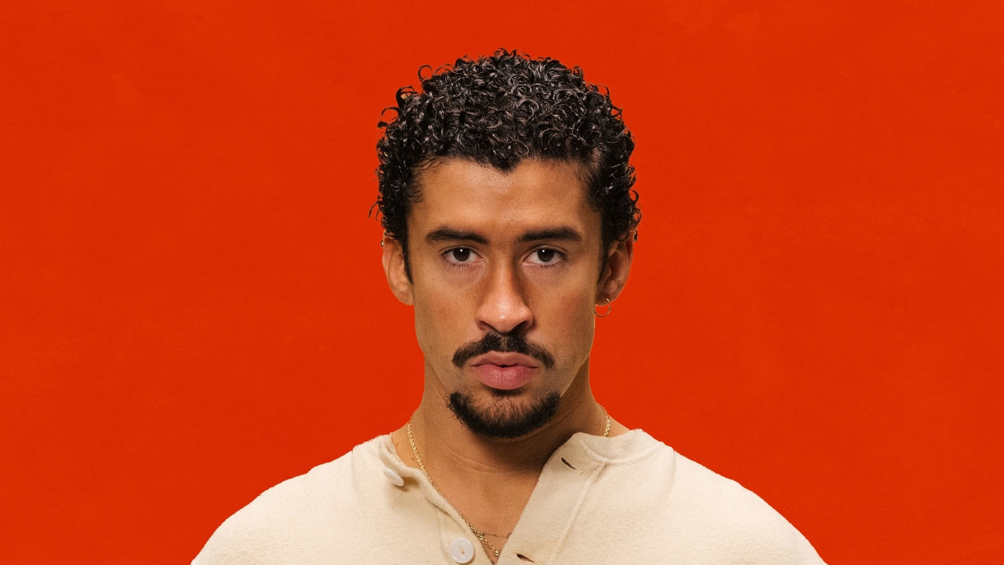 Bad Bunny, cuyo nombre real es Benito Antonio Martínez Ocasio, nació el 10 de marzo de 1994. Su talento lo ha llevado a convertirse en una de las figuras más influyentes de la música latina contemporánea. Foto: Facebook.